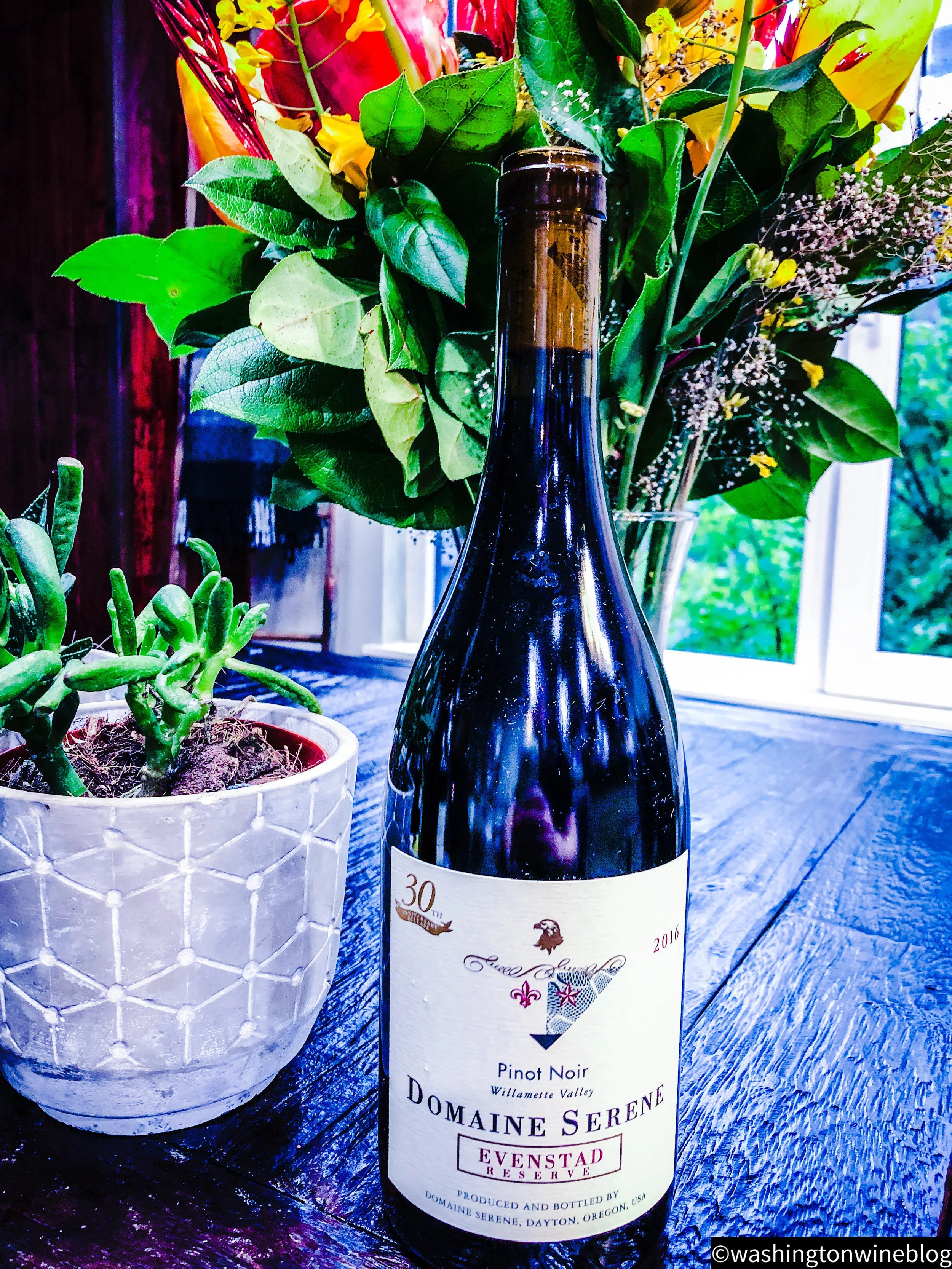 ワイン Domaine Serene Evenstad Reserve 2016 2016 DOMAINE SERENE EVENSTAD RESERVE PINOT NOIR – CaliHiWines